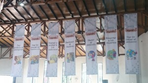 pendones-iglesia-e1457152732845