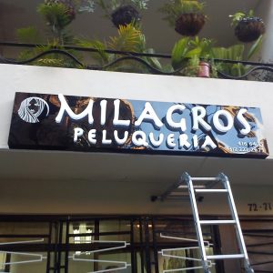 Avisos en acrilico para tu negocio o emprendimiento en medellin con cobertura en todo el pais, avisos en acrilico para oficina