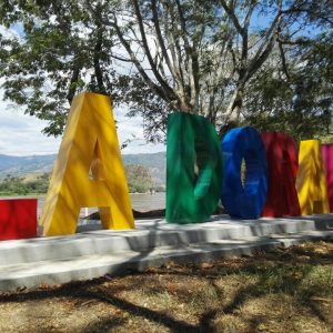 letras gigantes en lamina en medellin con cobertura todo el pais en lamina