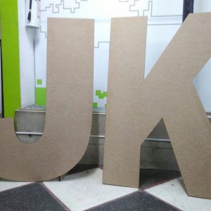 Letras gigantes en mdf en medellin con envio a todo el pais personalizadas