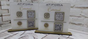 Se hacen código Qr en acrílico, para negocios y empresas con cobertura a todo el país, códigos QR para métodos de pago